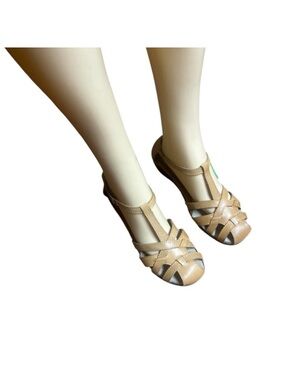 Women’s Tan Leather T-Strap Weave Closed Toe Sandals